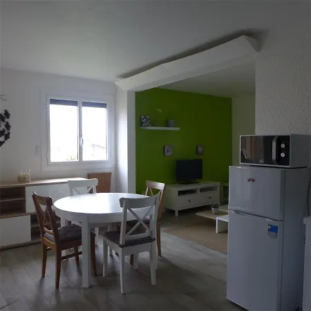 Ref 510, Ocean, Bel Soigne Avec Parking Privatif, Proche Plage Et Commerces, 6 Personnes *